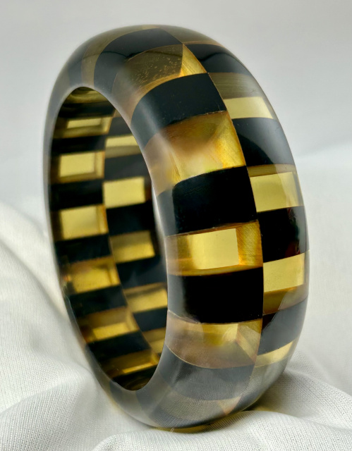SZ2 chunky black and applejuice checkerboard bakelite bangle